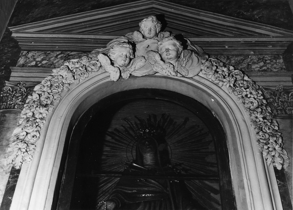 angeli, ghirlande di fiori (decorazione plastica) - ambito romano (sec. XVIII)